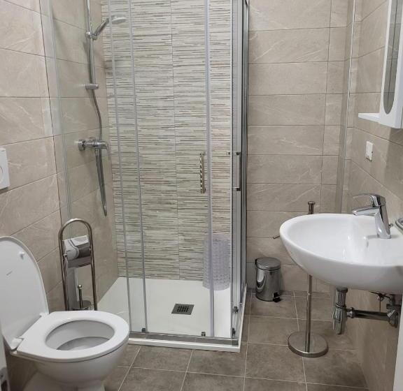 پانسیون P R A T O E O N D E