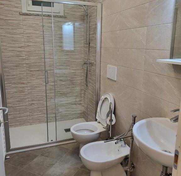 پانسیون P R A T O E O N D E