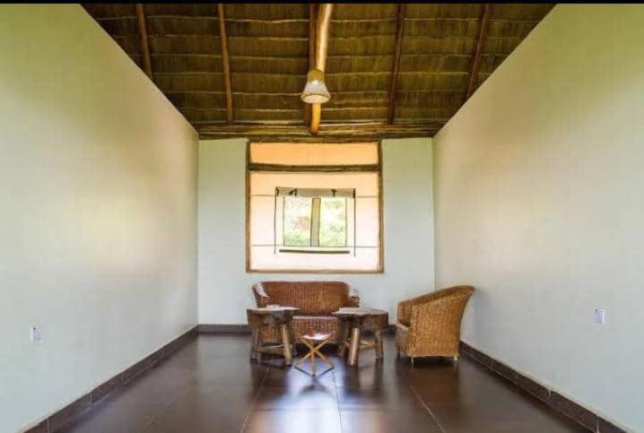 استراحتگاه Baboon Lodge Queen Elizabeth