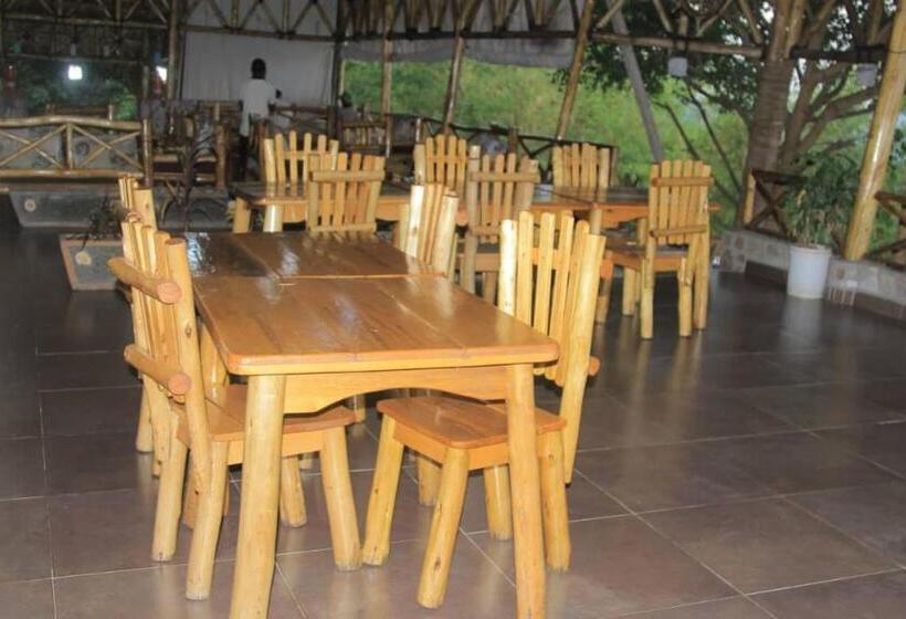 استراحتگاه Baboon Lodge Queen Elizabeth