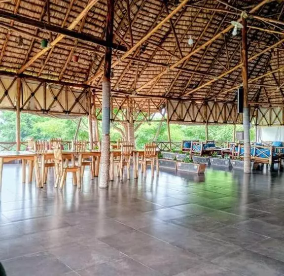 استراحتگاه Baboon Lodge Queen Elizabeth