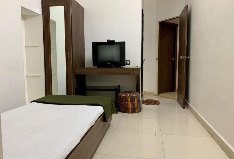 Shiv Hotel Bhuj