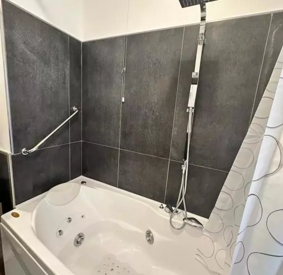 ベッドアンドブレックファースト All Ombra Della Magnolia