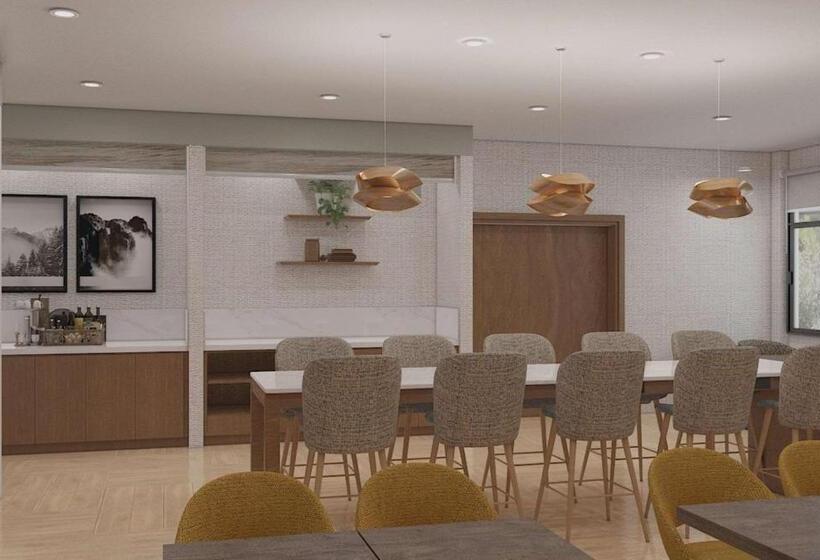 Cambria Hotel Pigeon Forge