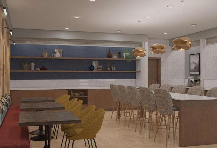 Cambria Hotel Pigeon Forge