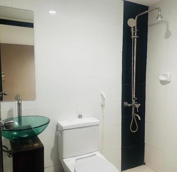 Hotel Quinns Dormitel Triumph