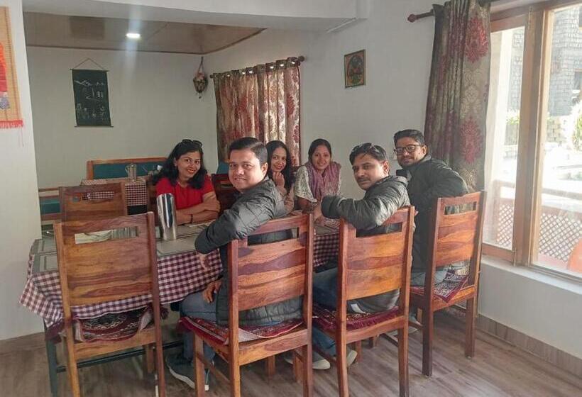 Pensjonat Losar Guest House Ladakh By Lexstays