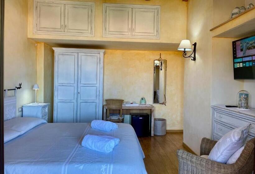 Пансион Matty & Yla   Costa Smeralda