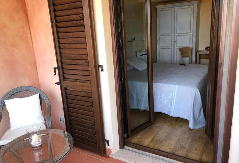 Пансион Matty & Yla   Costa Smeralda