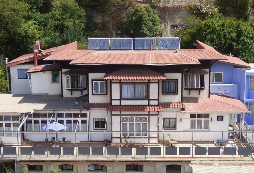 Vh Hotel V