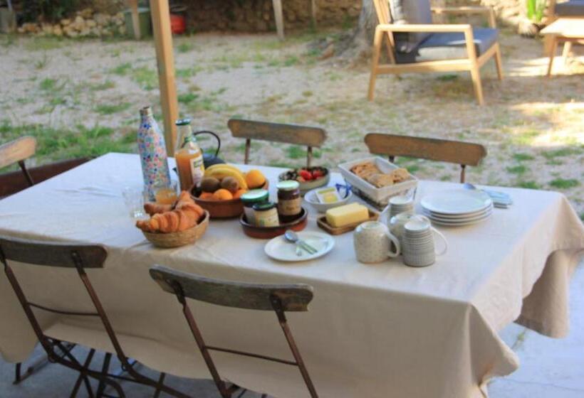 مبيت وإفطار Mascalou