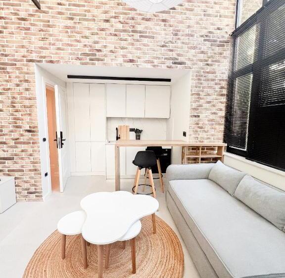 تختخواب و صبحانه Siar Rooms