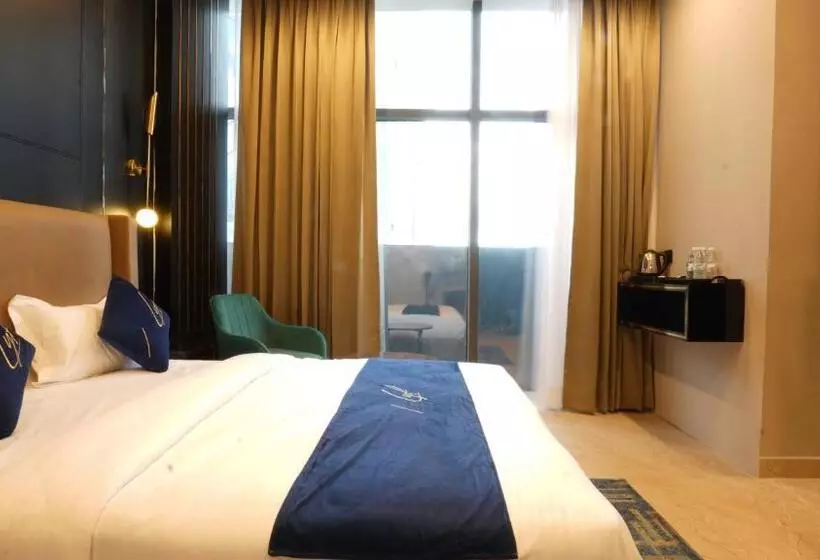 Hotelli Aquila Grand Suites   Noida Sector 136