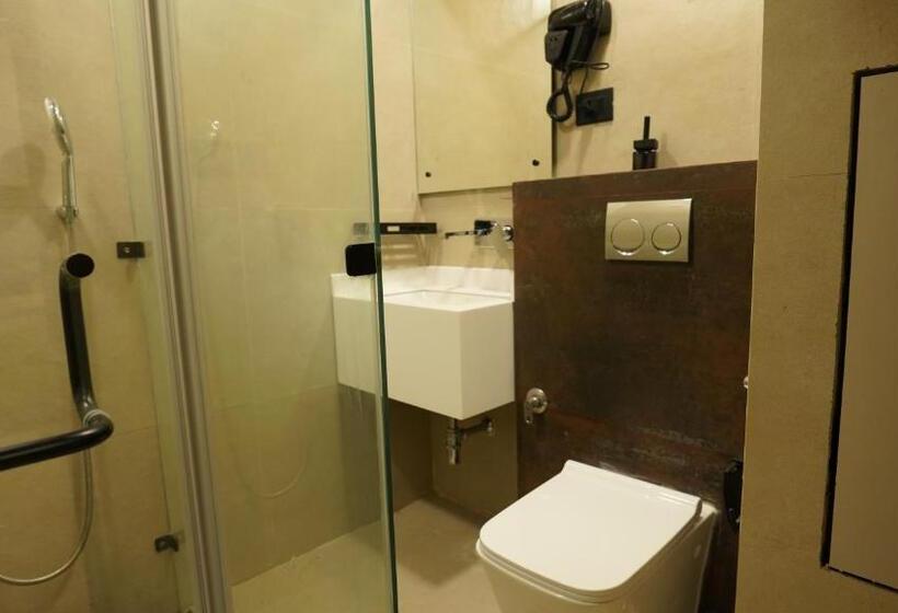 هتل Aquila Grand Suites   Noida Sector 136