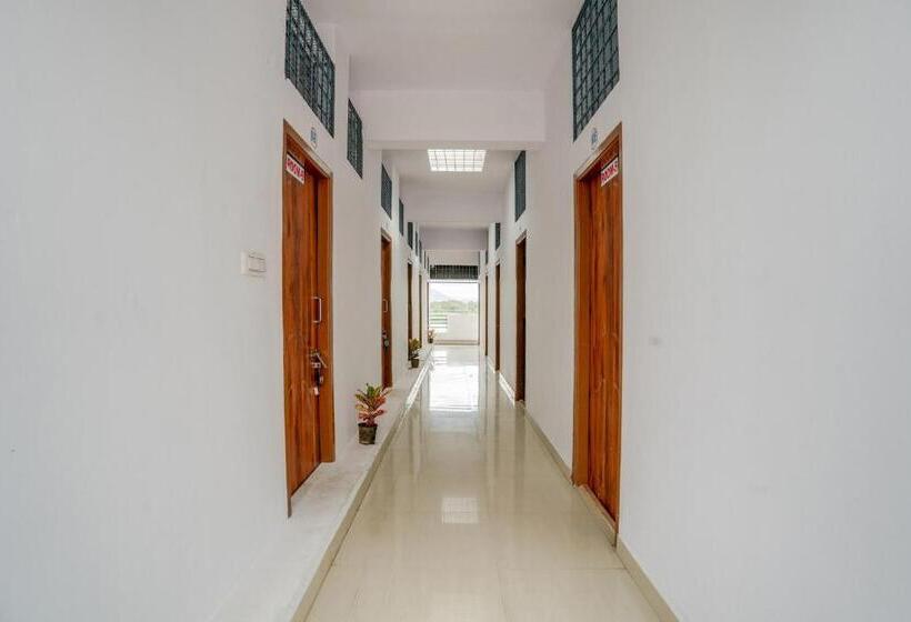 בית מלון כפרי O Jashwanth Residency