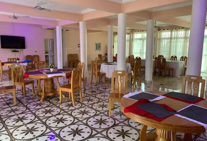 ホテル Tongor Royal Resort