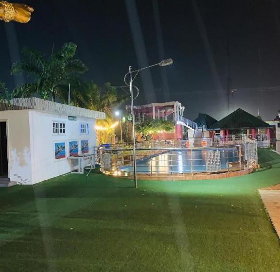 ホテル Tongor Royal Resort