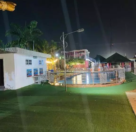 ホテル Tongor Royal Resort