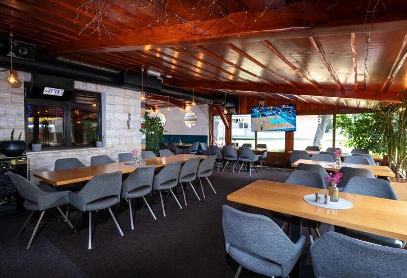 Отель Vila Efekt