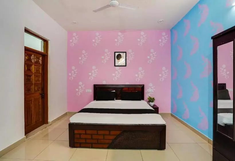 Oyo Hotel Royal Palace