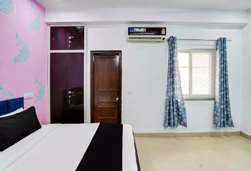 Oyo Hotel Royal Palace