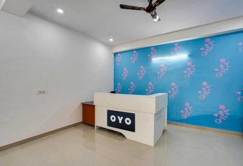 Oyo Hotel Royal Palace