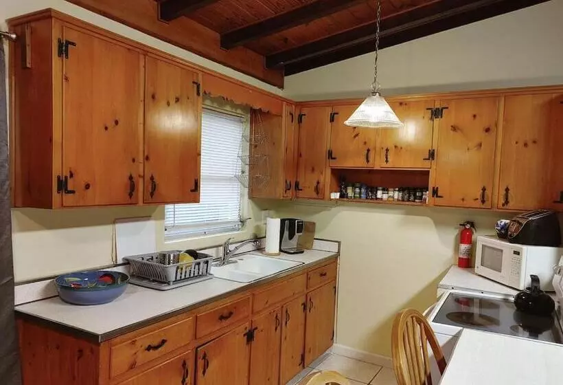 Majatalo Aunt Inez Inn