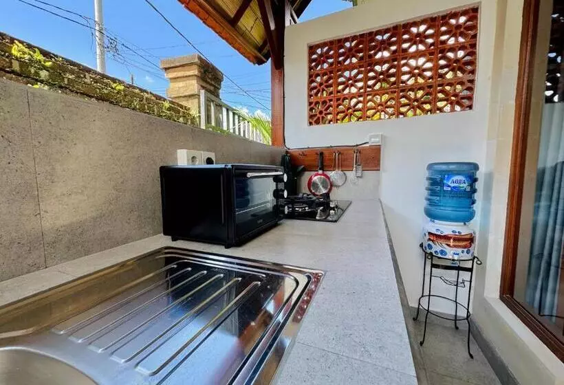 Majatalo Pranawa Guest House