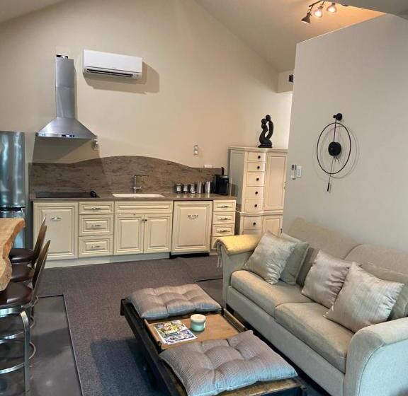 Пансион Wellington Street Guest House