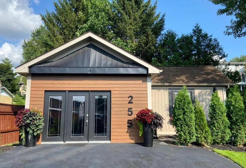 Пансион Wellington Street Guest House