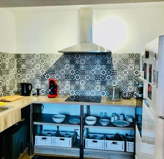 צימר Hôte Labyrinthe Lit 180 Cm Salle De Bain, Petit Dej Compris