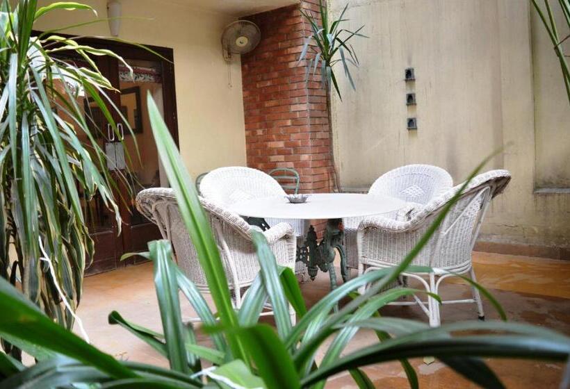 تختخواب و صبحانه Zaza Stay