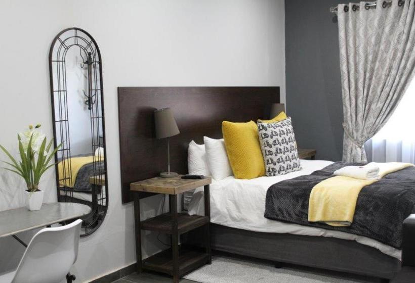 Hotel 93 On Celliers Guesthouse