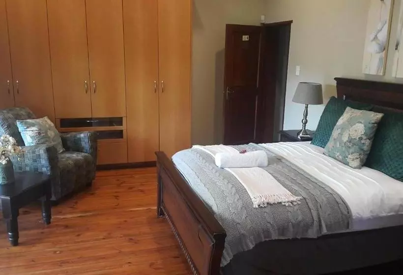 Hotelli 93 On Celliers Guesthouse