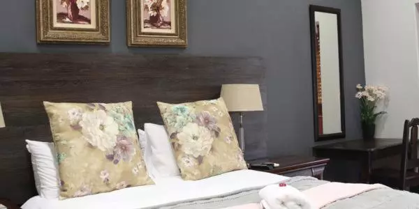 Hotelli 93 On Celliers Guesthouse