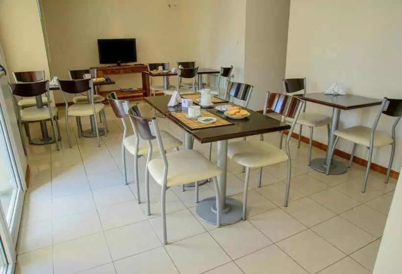 هتل Brisen Alojamientos