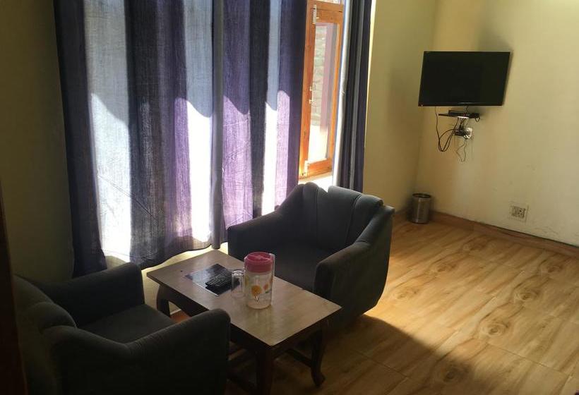 בית מלון כפרי Chandertal