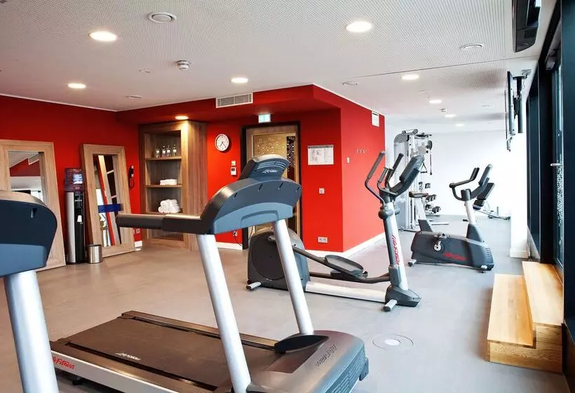 Hotelli Hampton By Hilton Aachen Tivoli