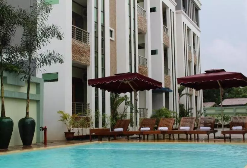 Hotel Ten Mile