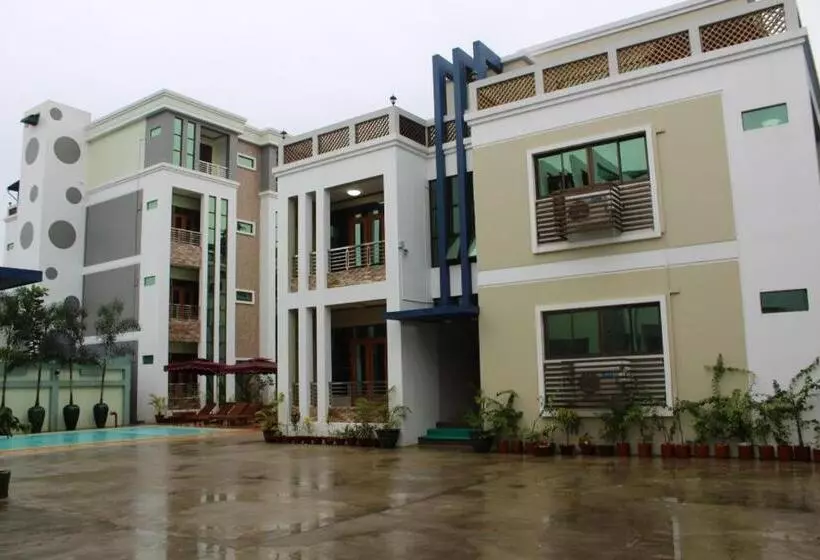 Hotel Ten Mile
