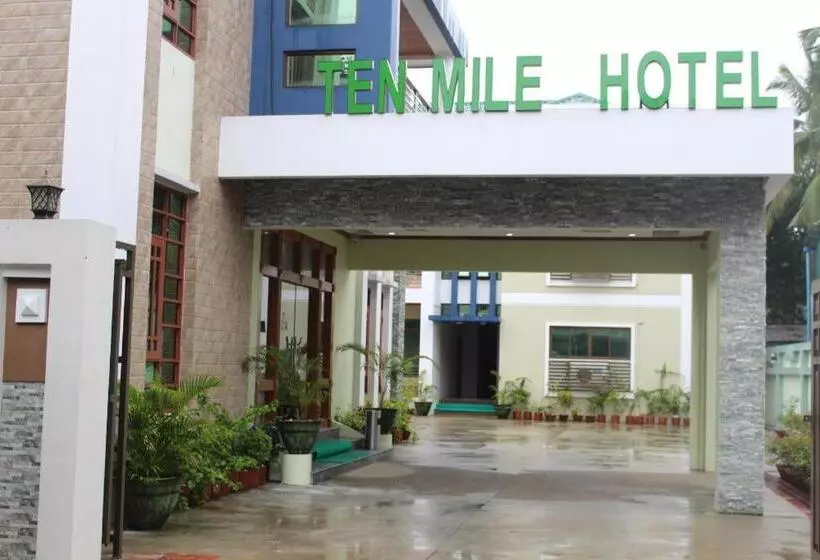 Hotel Ten Mile