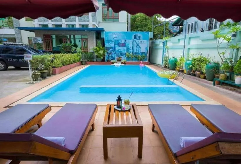 Hotel Ten Mile