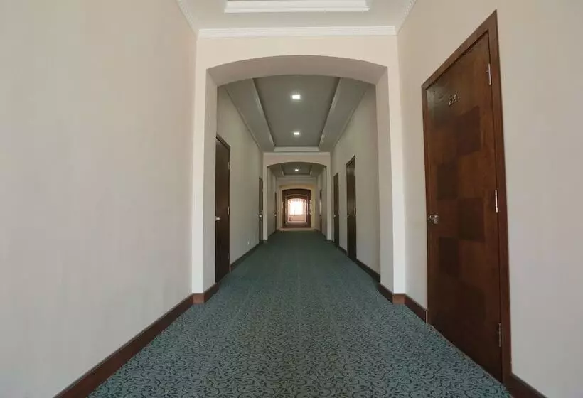 ホテル Termez Intourist