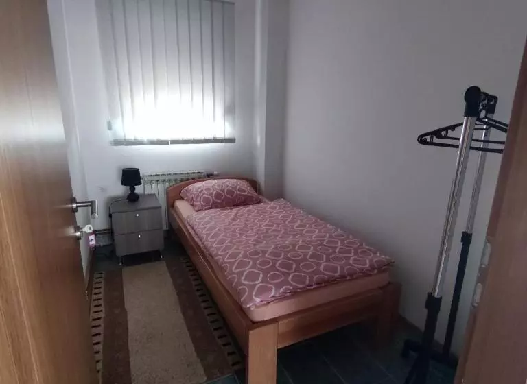 هاستل Prenoćište Borik