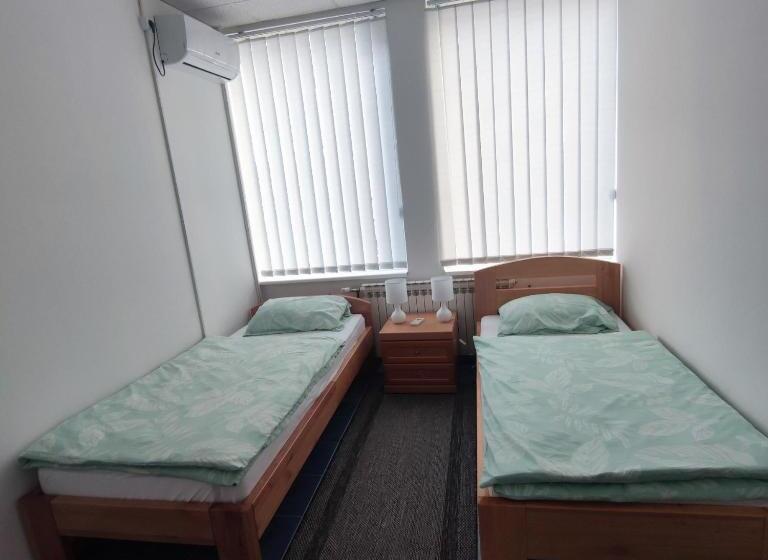 호스텔 Prenoćište Borik