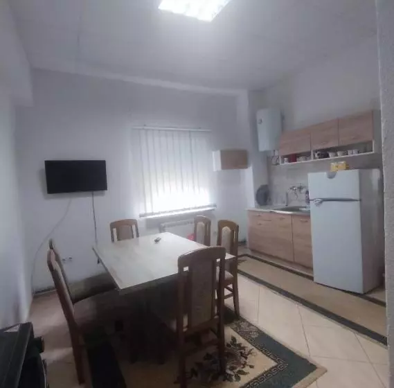 هاستل Prenoćište Borik