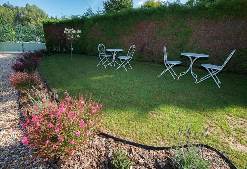 Bed and Breakfast L Echo Des Bois