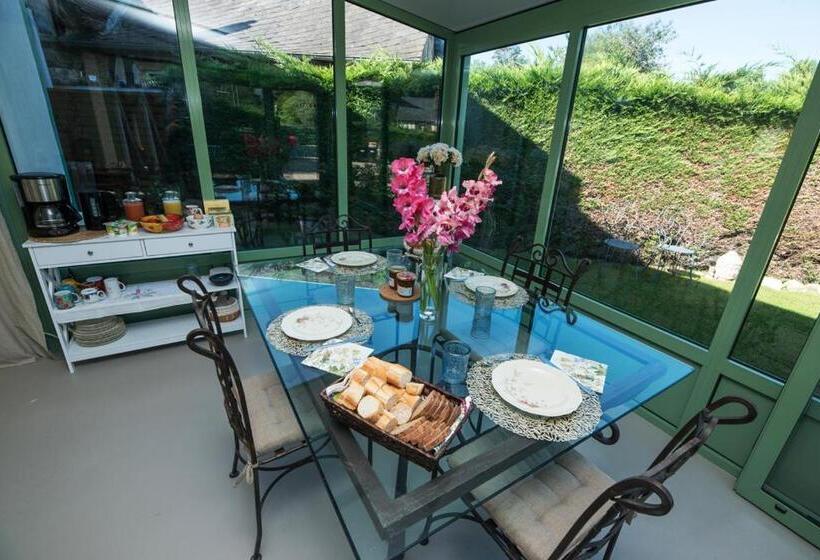 Bed and Breakfast L Echo Des Bois