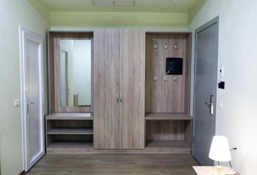 ホテル Rifat Peshkatari