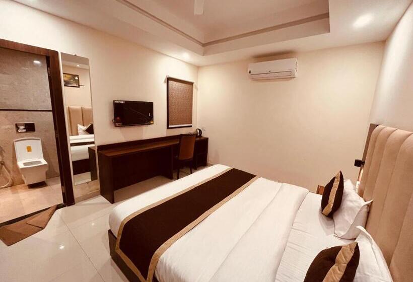 בית מלון כפרי Shivani Giuest House